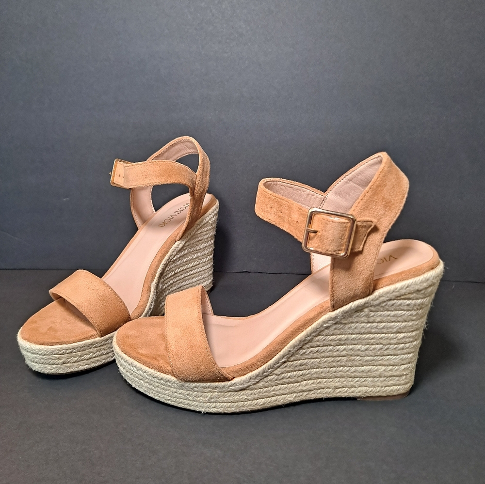 VICKI VICKI Platform Sandals Wedge Ankle Strap Open Toe Sandals. Size 8.